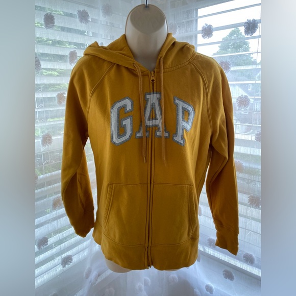 Yellow gap set with a zip up and sweatpants both size medium - Picture 2 of 4
